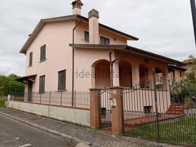 Case e ville in vendita di 199 m² in Via Colombaia