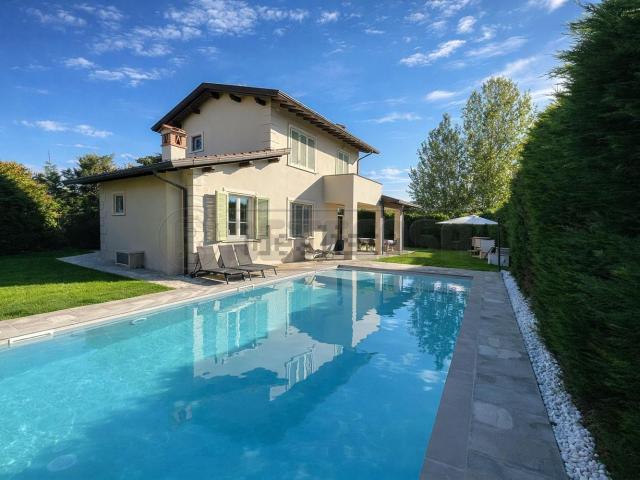Case e ville in vendita di 199 m² in Via Unità d&apos Italia, 36
