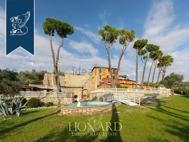 Case e ville in vendita di 2000 m²