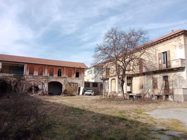 Case e ville in vendita di 2000 m² in Corso Roma