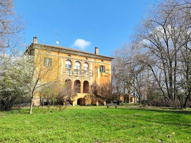 Case e ville in vendita di 2000 m² in Via Caminati don Giovanni, 56