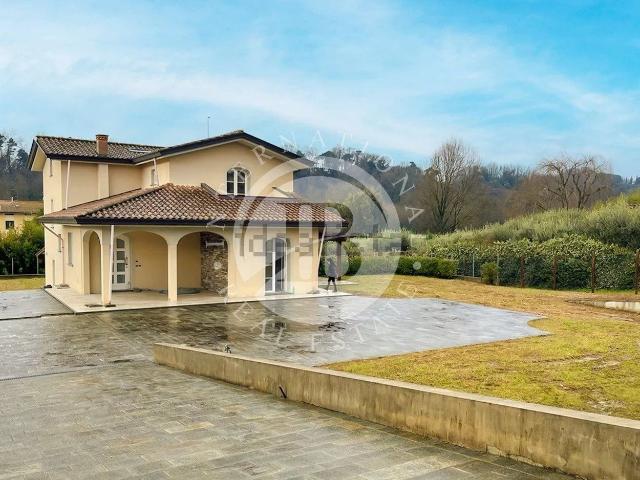 Case e ville in vendita di 200 m²