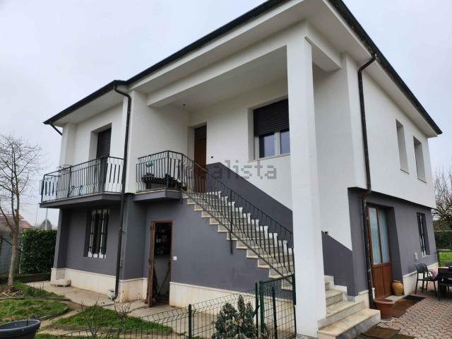 Case e ville in vendita di 200 m²