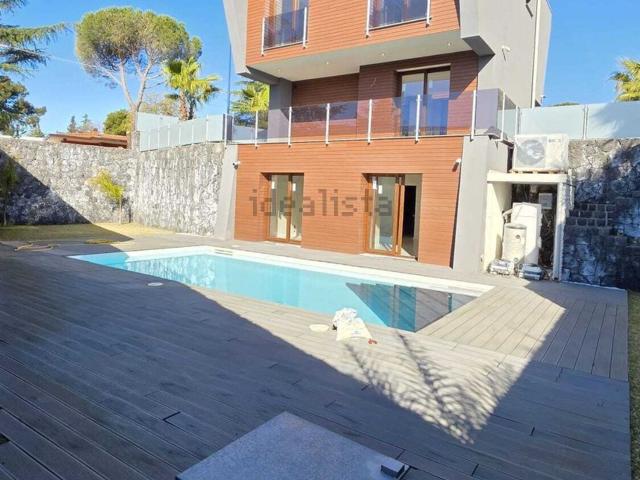 Case e ville in vendita di 200 m²