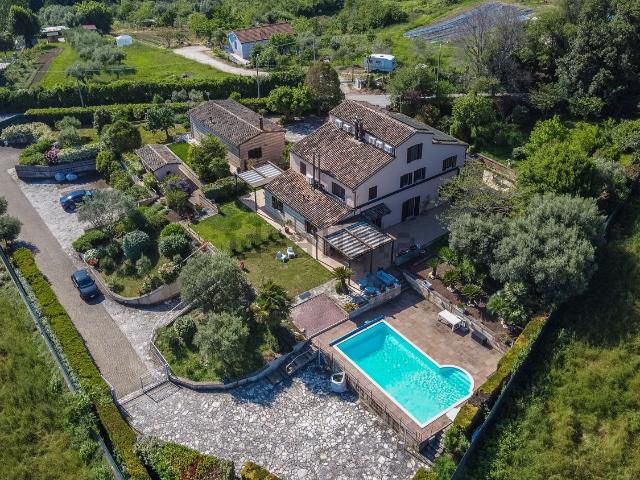 Case e ville in vendita di 200 m²