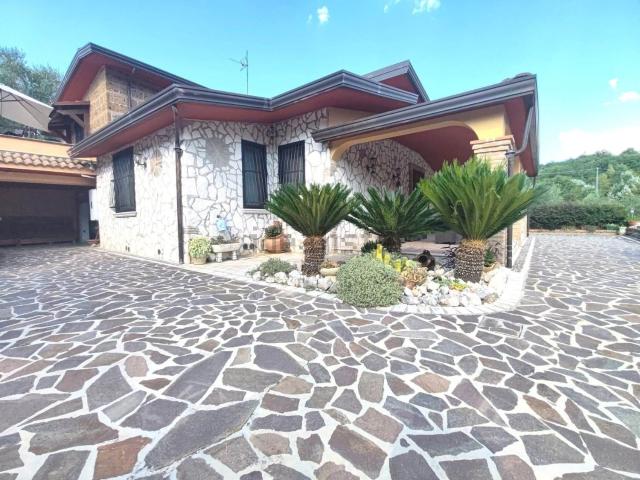 Case e ville in vendita di 200 m²