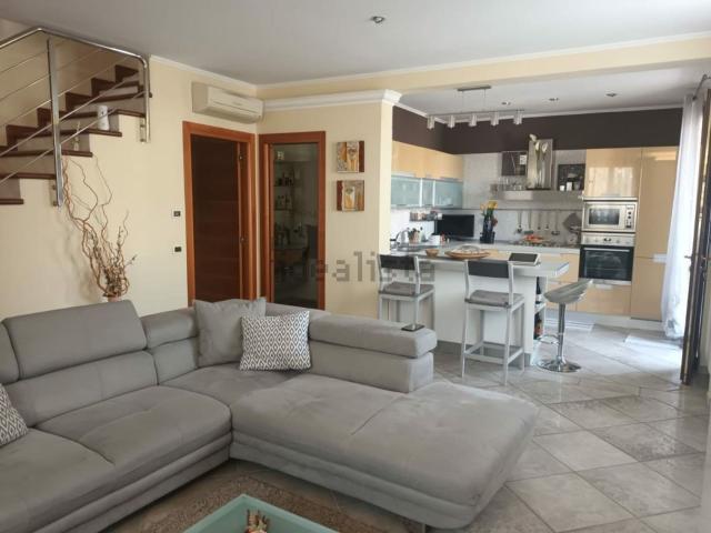 Case e ville in vendita di 200 m²