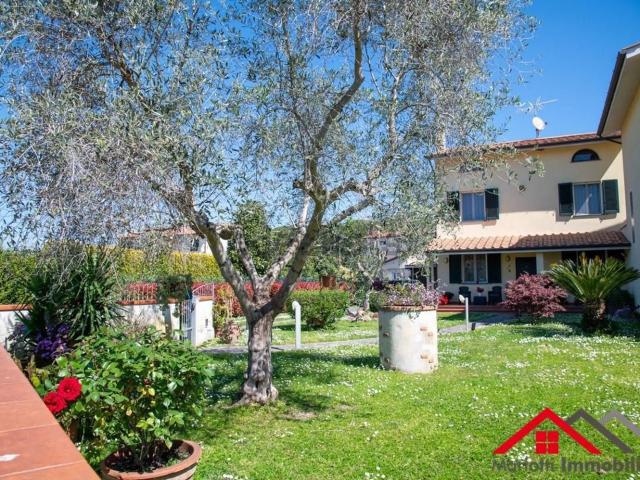 Case e ville in vendita di 200 m²
