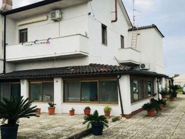 Case e ville in vendita di 200 m²