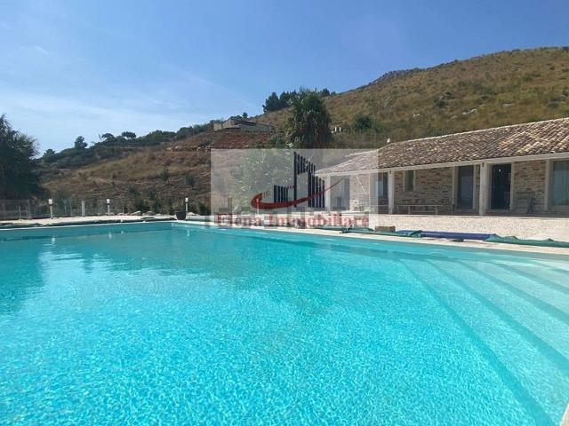 Case e ville in vendita di 200 m²