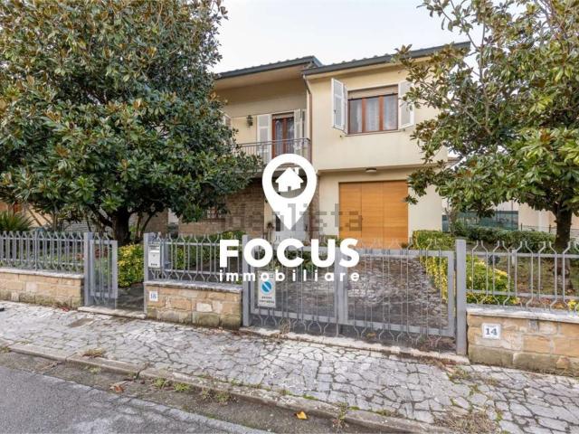 Case e ville in vendita di 200 m²