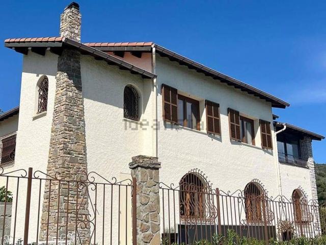 Case e ville in vendita di 200 m²
