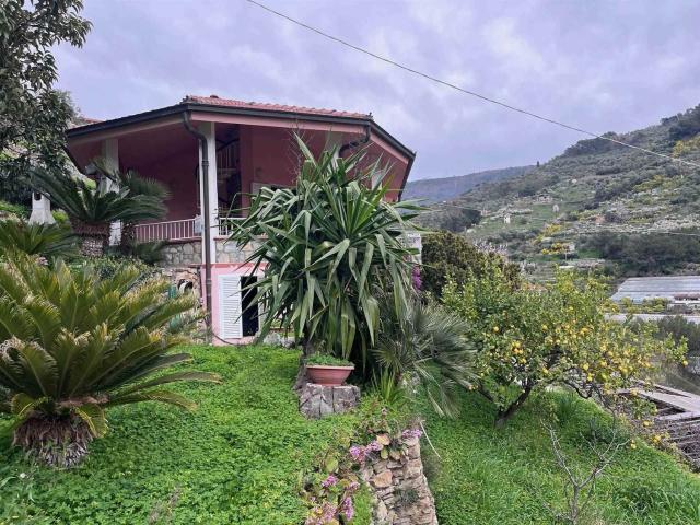 Case e ville in vendita di 200 m²