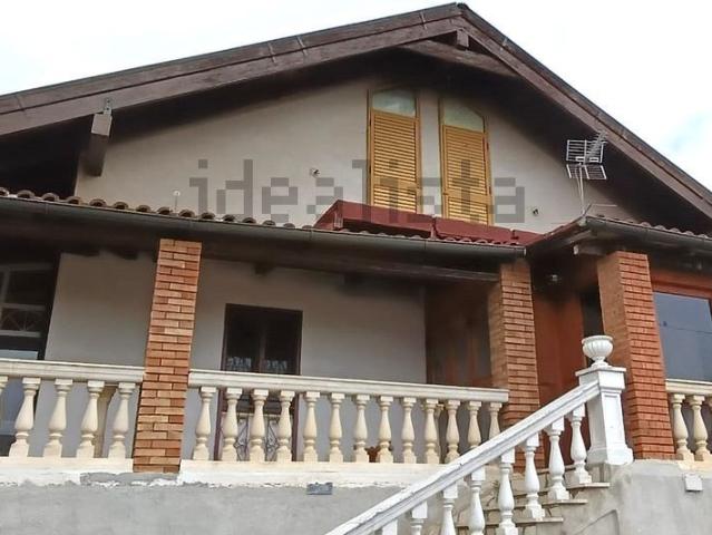 Case e ville in vendita di 200 m² in Via Corso
