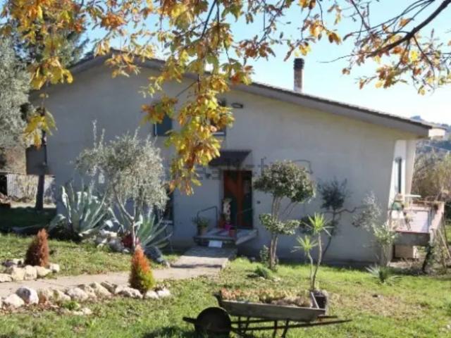 Case e ville in vendita di 200 m² in Via Cesine Di Sopra