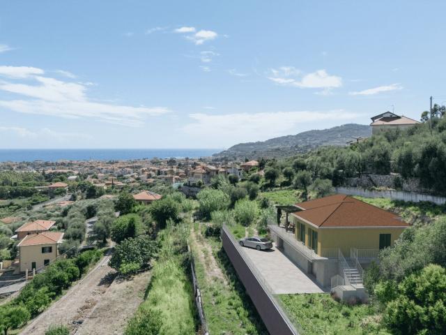 Case e ville in vendita di 200 m² in Via Al Castello