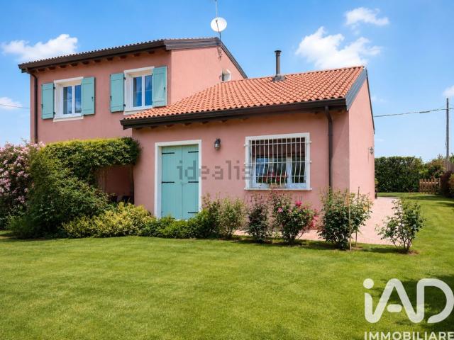 Case e ville in vendita di 200 m² in Via Alceste Ricciarelli, 361