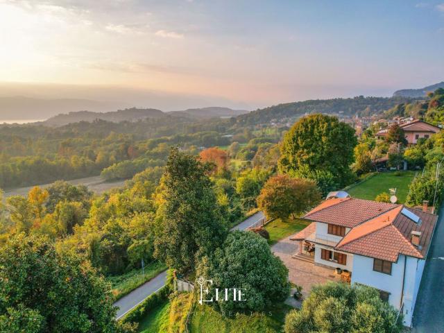 Case e ville in vendita di 200 m² in Via Aronne Moroni, 30
