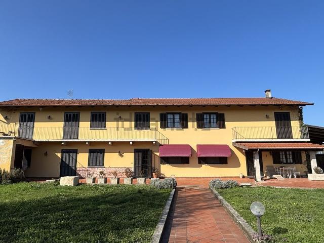 Case e ville in vendita di 200 m² in Via Barge, 2