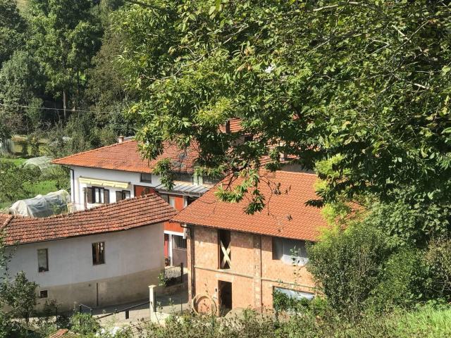 Case e ville in vendita di 200 m² in Via Brusaporcello, 17