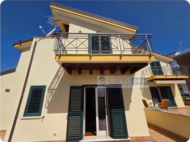 Case e ville in vendita di 200 m² in Via Gastone Maresca