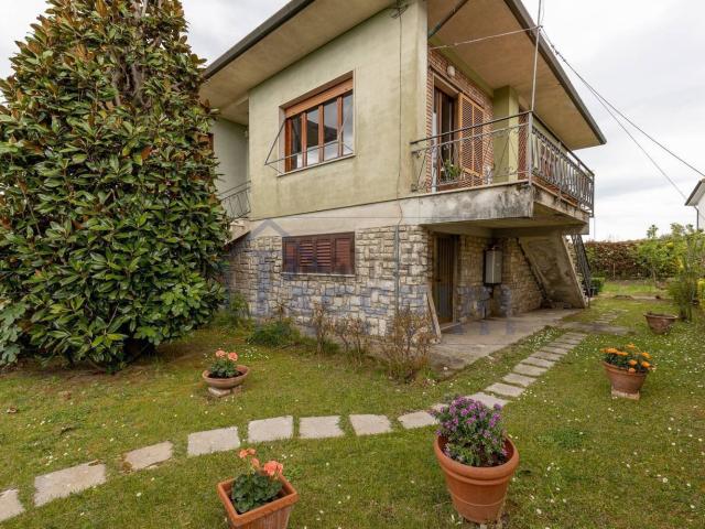 Case e ville in vendita di 200 m² in Via Gigli