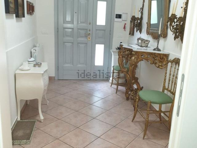 Case e ville in vendita di 200 m² in Via Guastalla