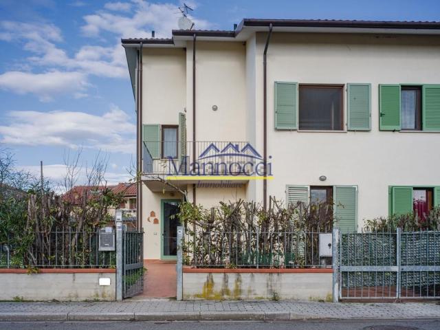 Case e ville in vendita di 200 m² in Via Don G. Barsotti, 52