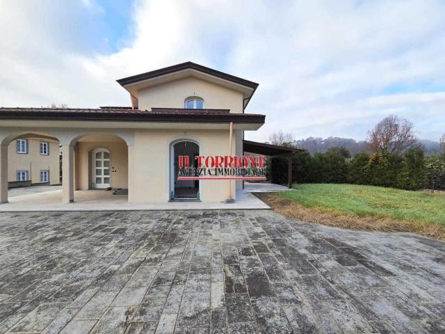 Case e ville in vendita di 200 m² in Via del Leccio Lappato