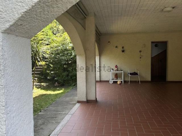 Case e ville in vendita di 200 m² in Via della Traversa