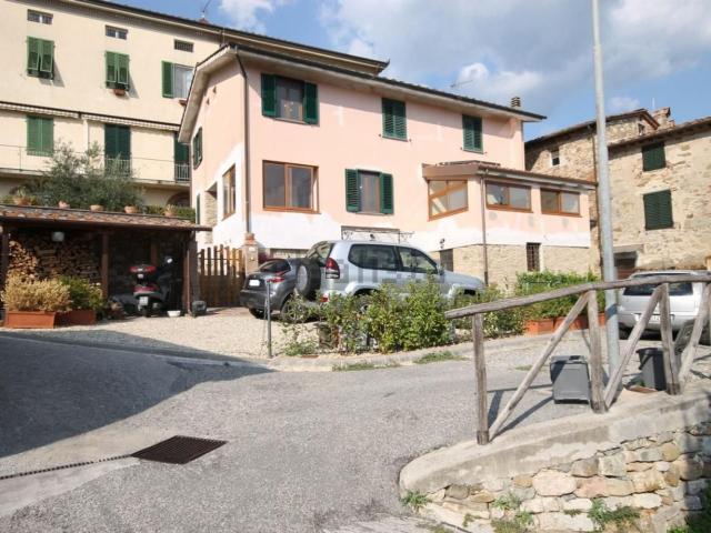 Case e ville in vendita di 200 m² in Via di Aquilea
