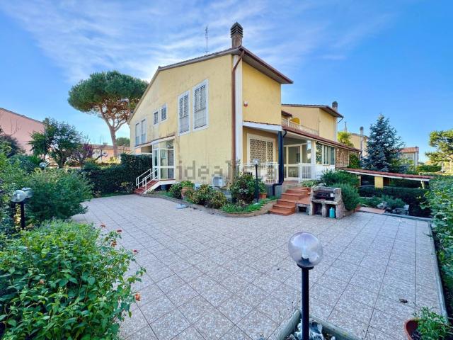 Case e ville in vendita di 200 m² in Via di Macchia Saponara