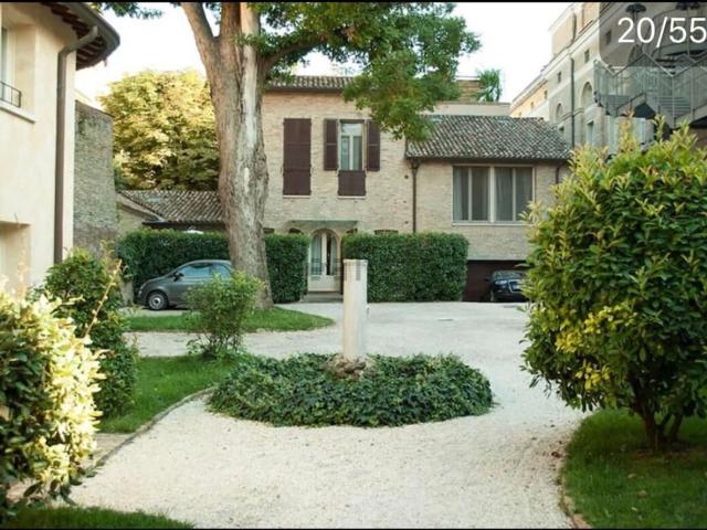 Case e ville in vendita di 200 m² in Via DIAZ