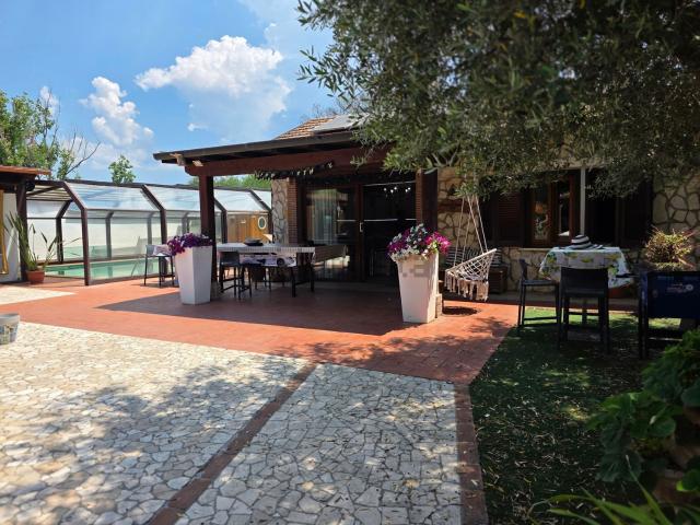 Case e ville in vendita di 200 m² in Via Epitaffio, 72