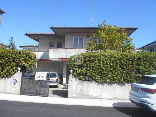 Case e ville in vendita di 200 m² in Via Eremo, 20