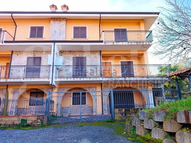 Case e ville in vendita di 200 m² in Via Forge Vecchie, 4