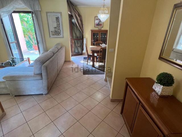 Case e ville in vendita di 200 m² in Via Fiume Ninfa