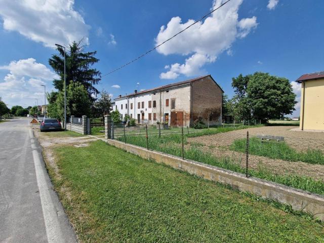 Case e ville in vendita di 200 m² in Via Fratelli Cervi