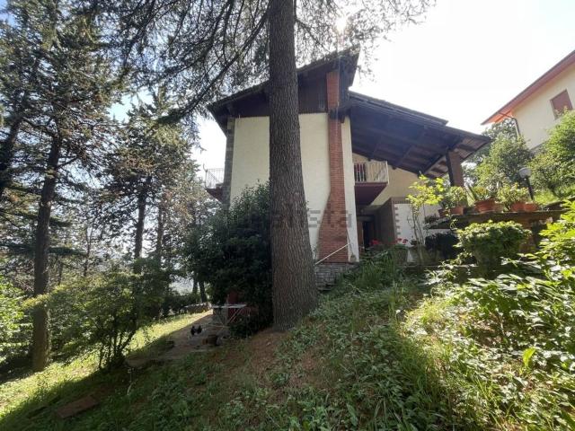 Case e ville in vendita di 200 m² in Via John Kennedy