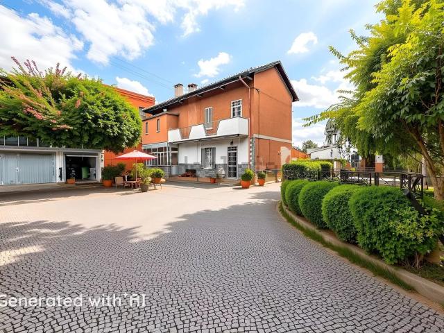 Case e ville in vendita di 200 m² in Via Ottolini, 36