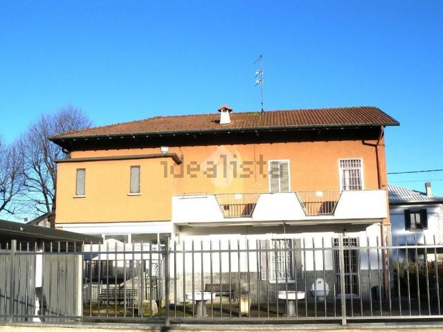Case e ville in vendita di 200 m² in Via Ottolini, 36