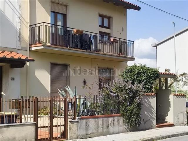 Case e ville in vendita di 200 m² in Via Lunga di Cafaggio