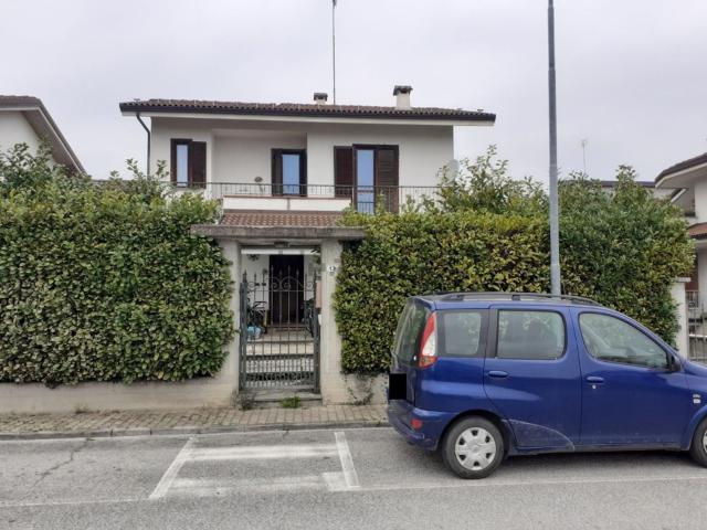 Case e ville in vendita di 200 m² in Via Monte Matto