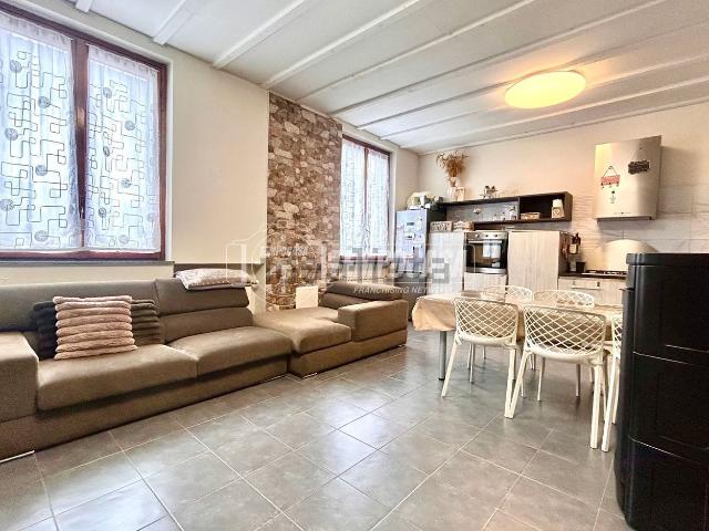 Case e ville in vendita di 200 m² in Via Monte Rosa, 11