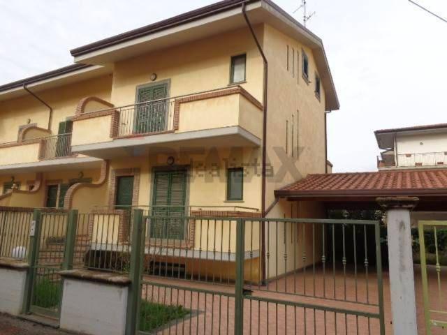 Case e ville in vendita di 200 m² in Via Madonna delle Grazie