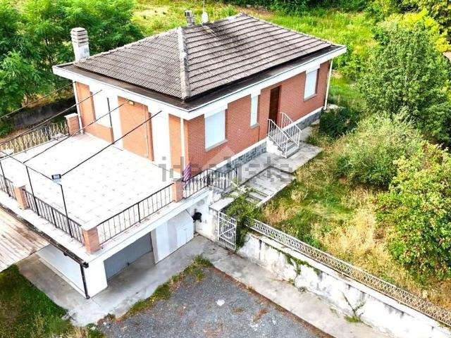 Case e ville in vendita di 200 m² in Via Musinè, 48