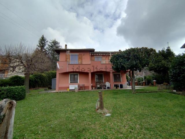 Case e ville in vendita di 200 m² in Via SAN MARTINO