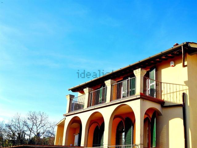Case e ville in vendita di 200 m² in Via San Brunone