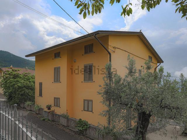 Case e ville in vendita di 200 m² in Via San Costanzo