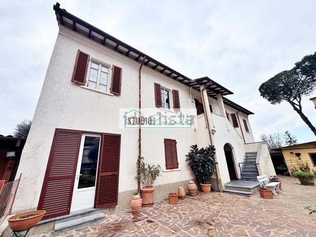Case e ville in vendita di 200 m² in Via Sant&apos  Agostino